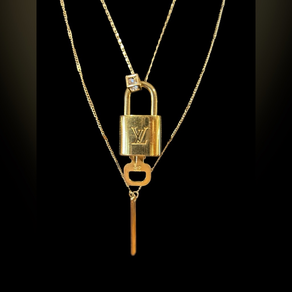 Louis Vuitton #318 Lock & Key On Nwt Sonoma Layered Necklace Goldplated